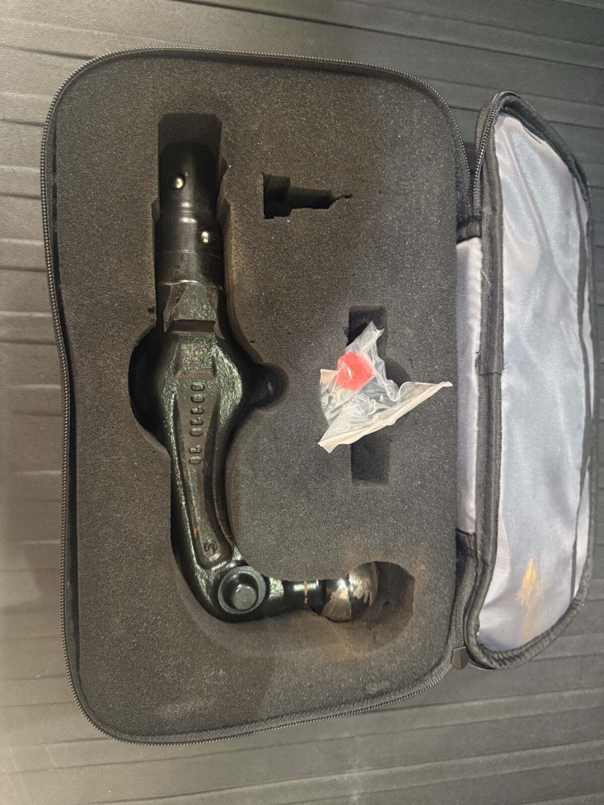 Hvid Tesla Model Y fra 2021