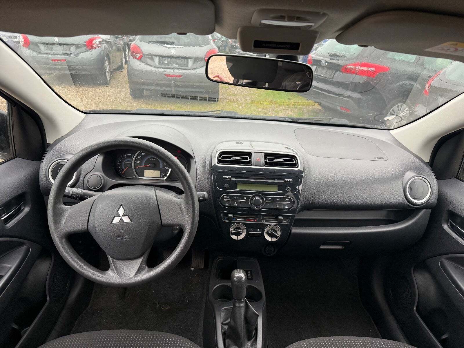 Sort Mitsubishi Space Star fra 2015