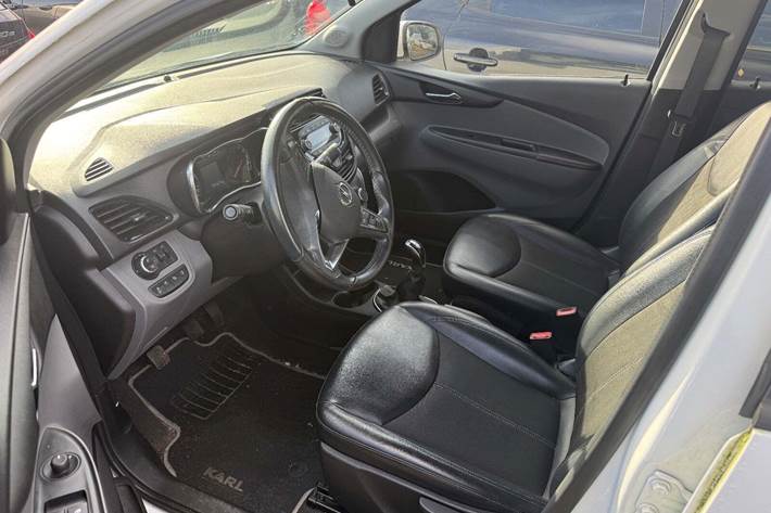 Hvid Opel Karl fra 2016