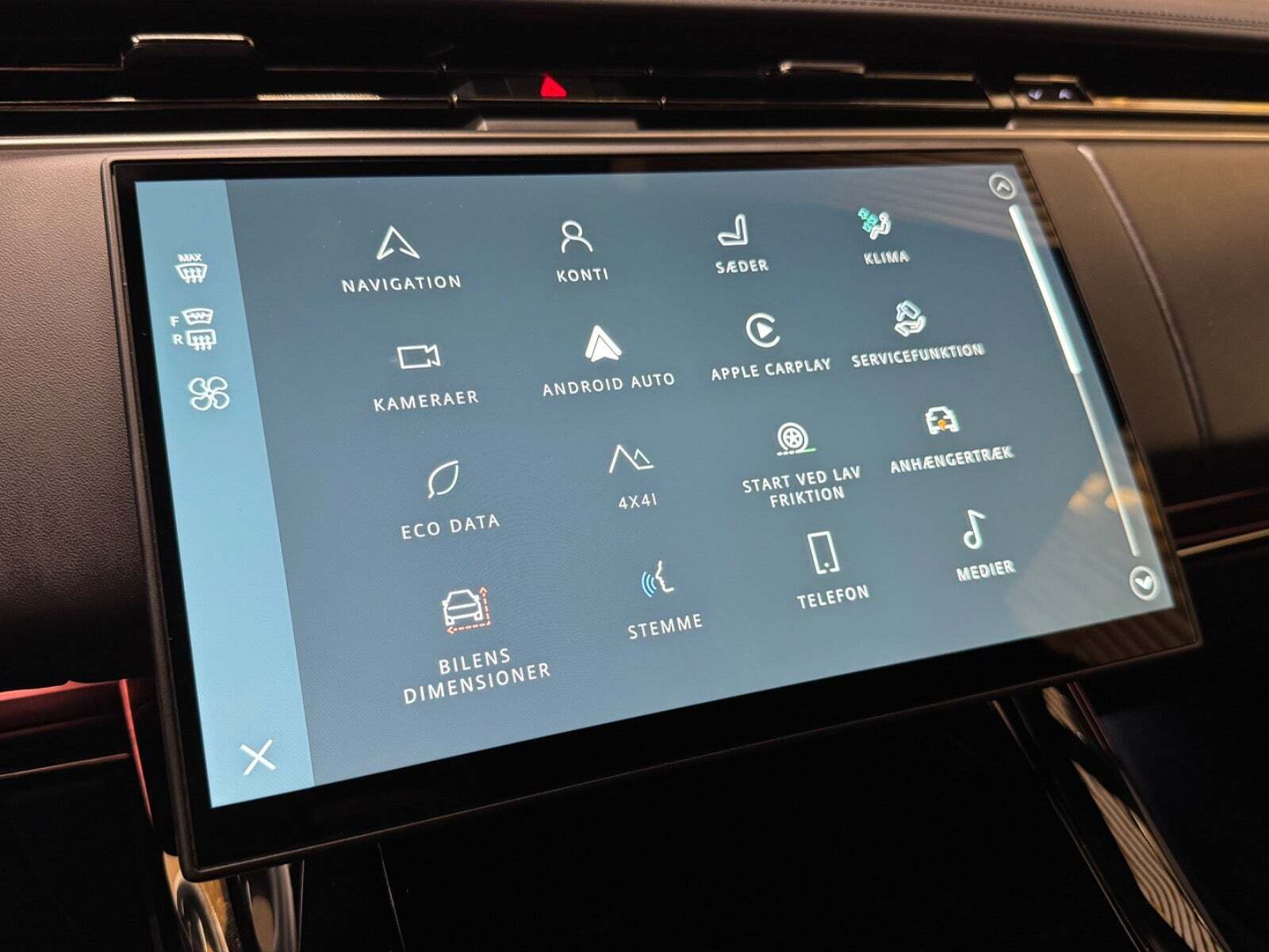 Sort Land Rover Range Rover sport fra 2025