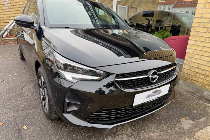 Sort Opel Corsa-e fra 2023