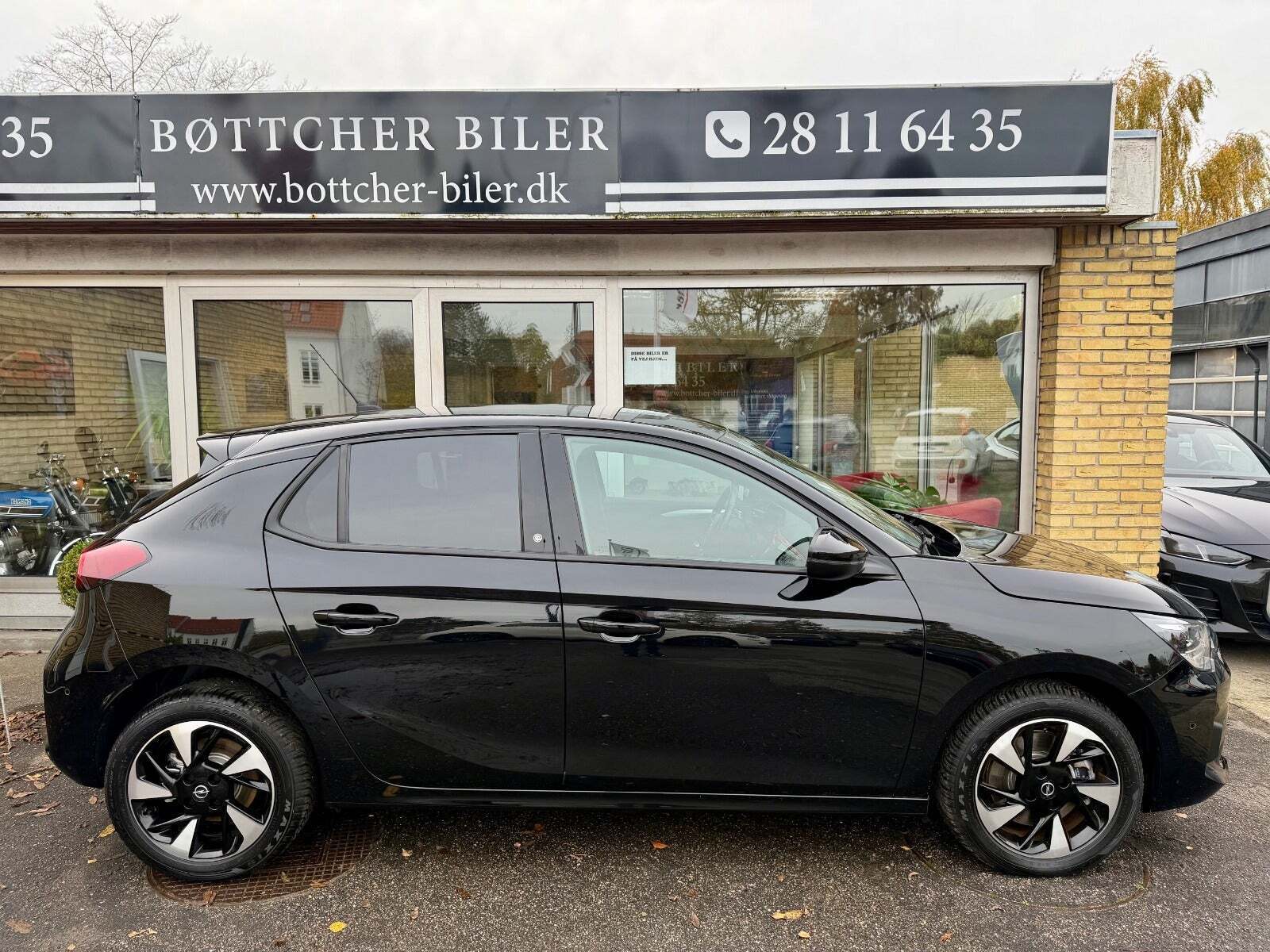 Sort Opel Corsa-e fra 2023