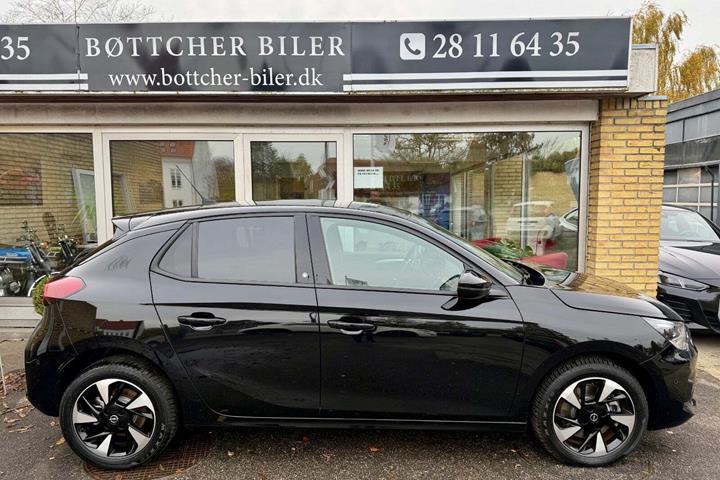 Sort Opel Corsa-e fra 2023