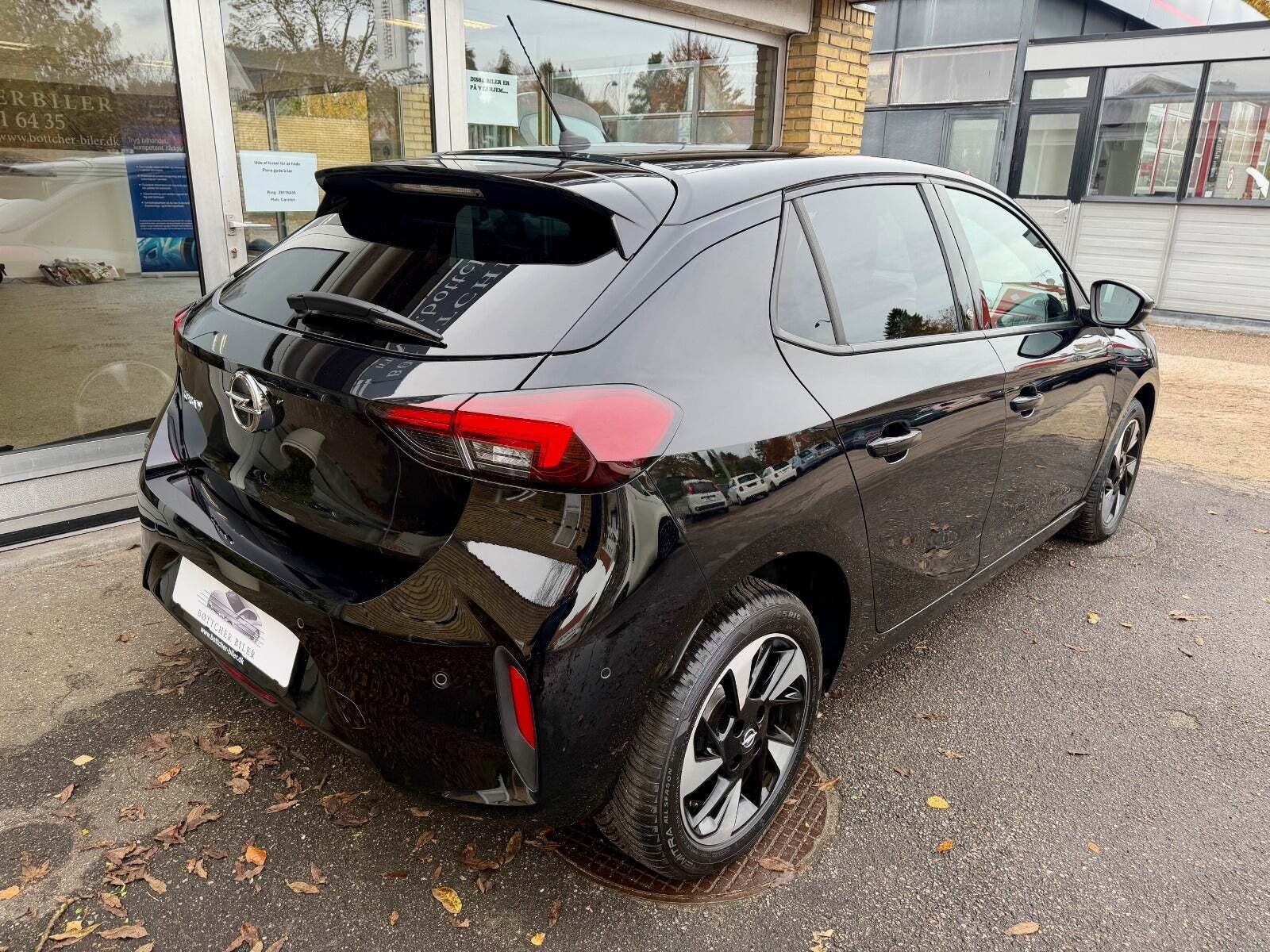 Sort Opel Corsa-e fra 2023