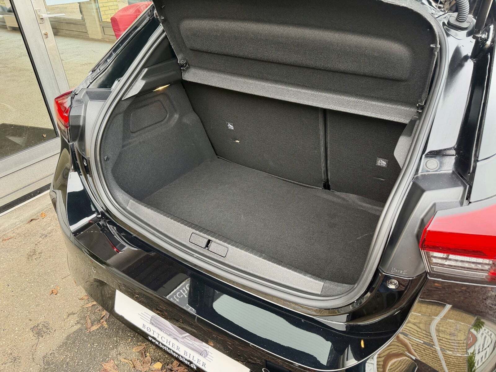 Sort Opel Corsa-e fra 2023