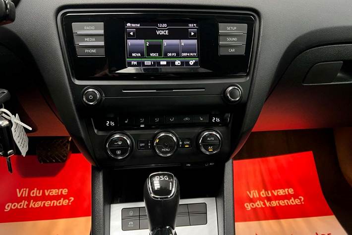 Sort Skoda Octavia fra 2016