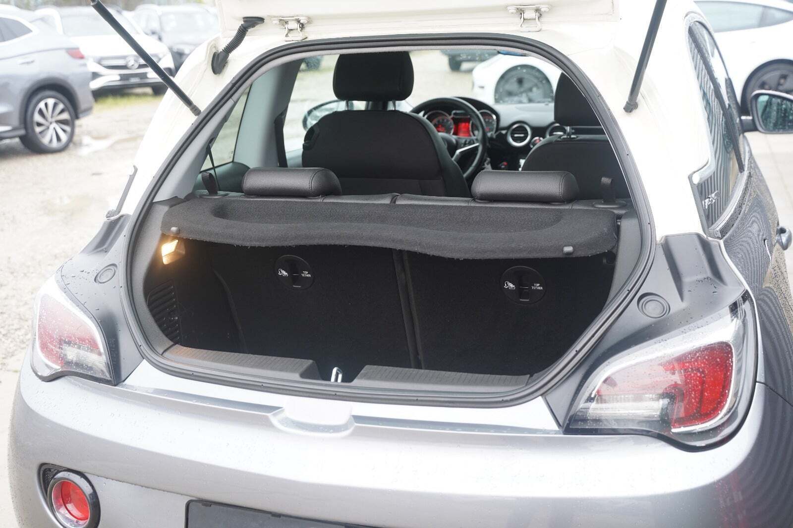 Grå Opel Adam fra 2018