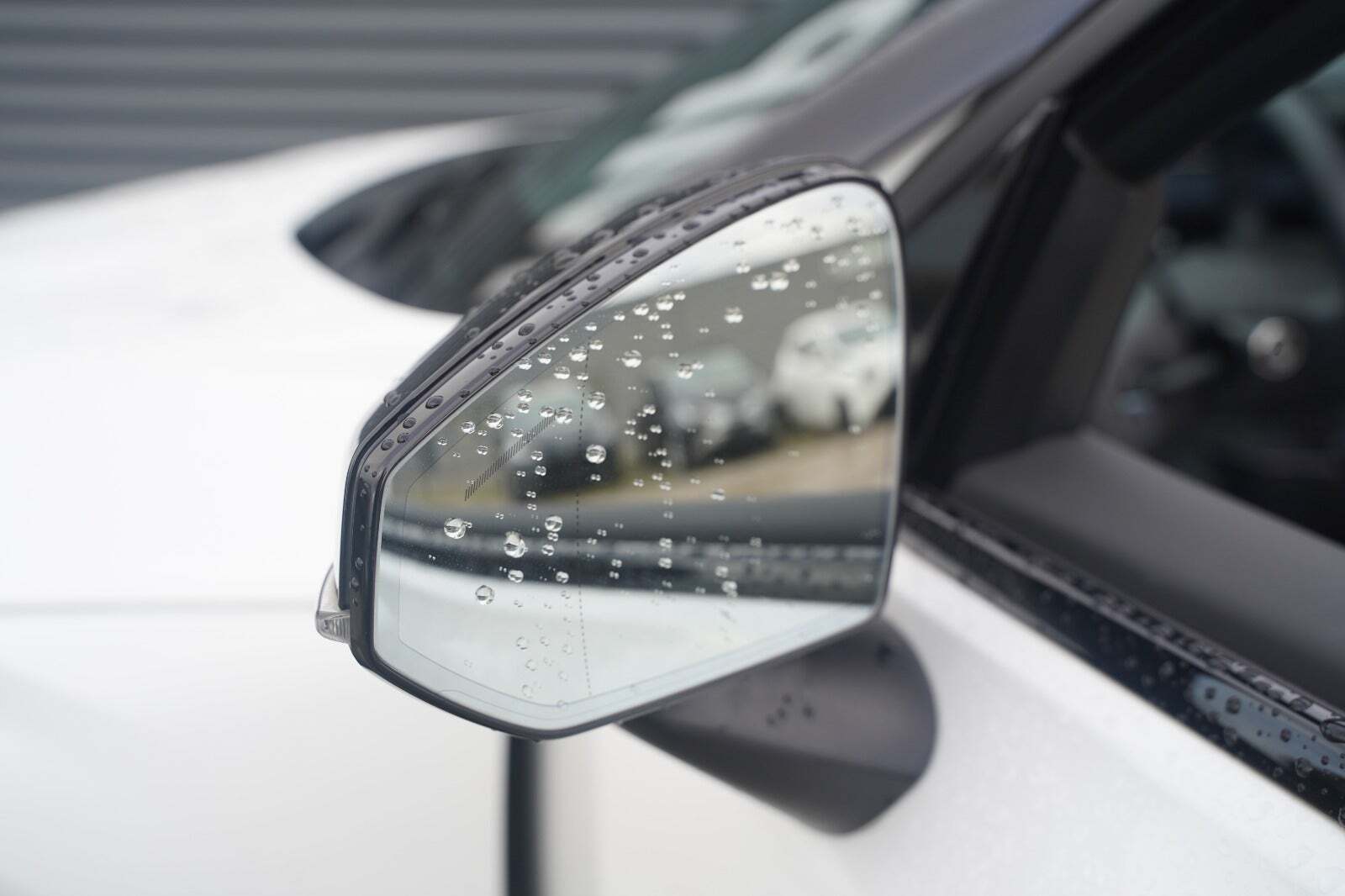 Hvid Volvo EX30 fra 2024