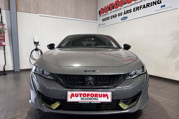 Grå Peugeot 508 fra 2022