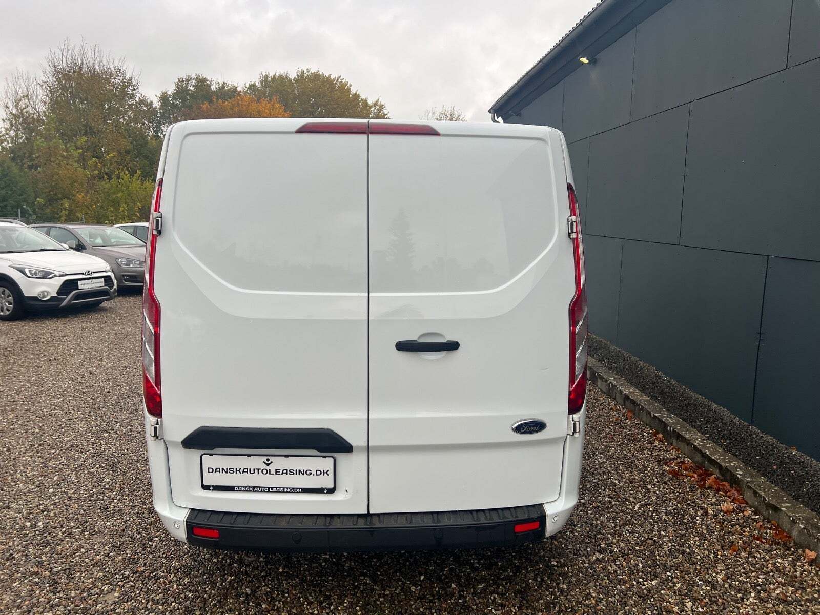 Ford Transit Custom 300L 2,0 TDCi 130 Ambiente