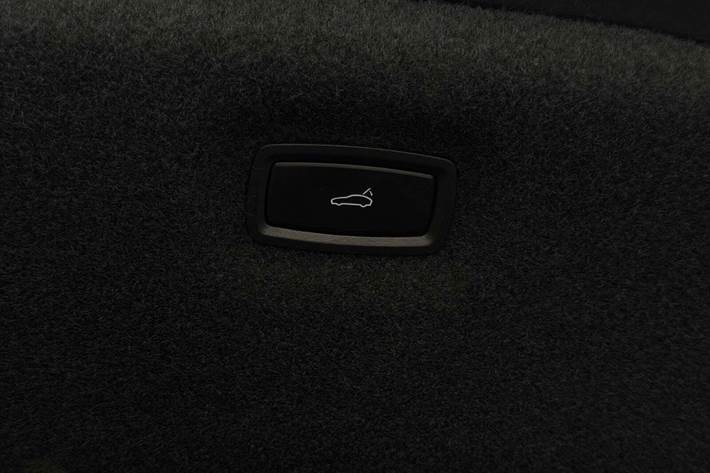 Grå Porsche Taycan fra 2021