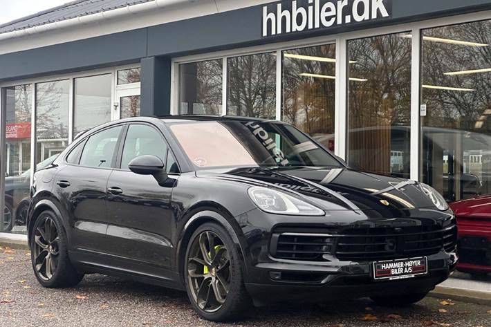 Sort Porsche Cayenne fra 2020