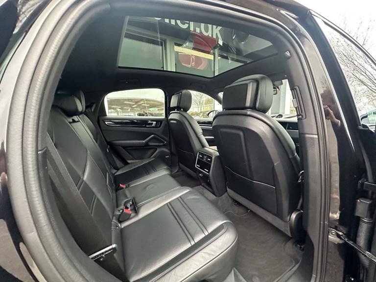 Porsche Cayenne 3,0 E-Hybrid Coupé Tiptr.