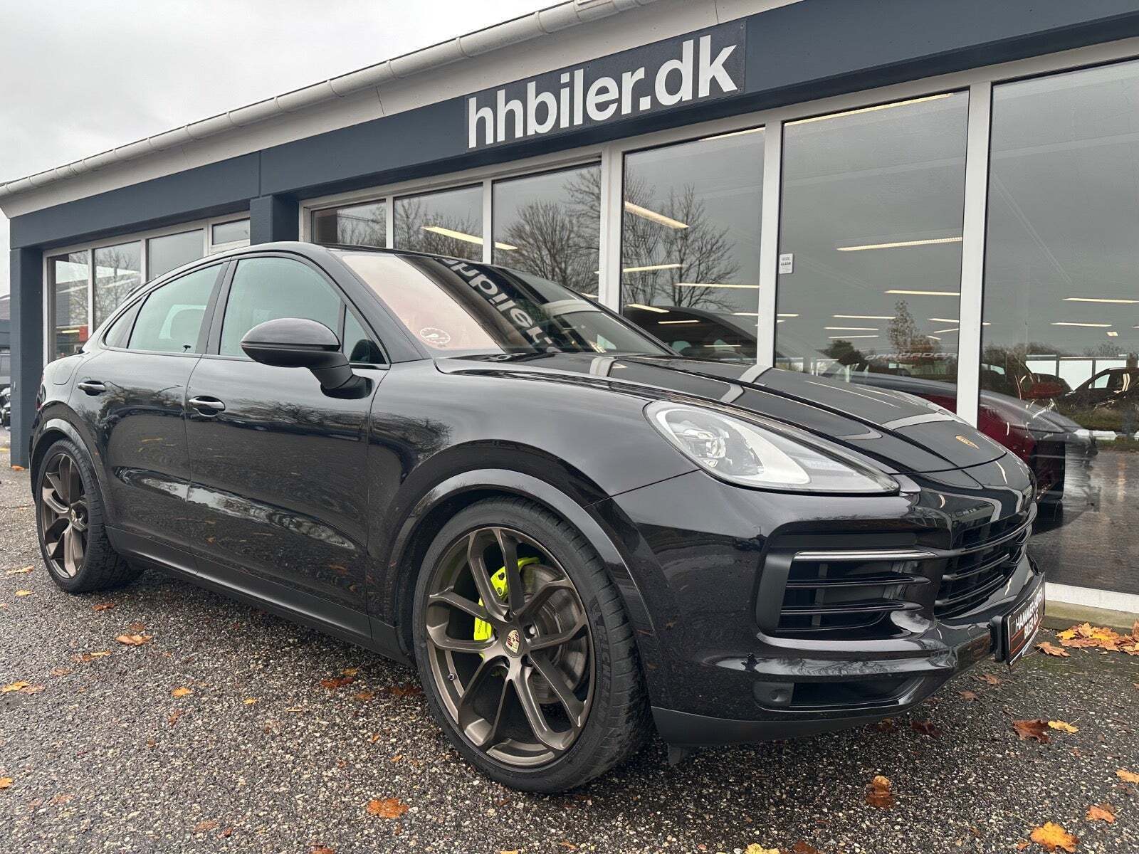 Sort Porsche Cayenne fra 2020