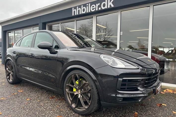 Sort Porsche Cayenne fra 2020
