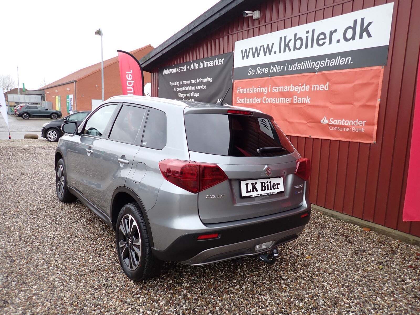 Grå Suzuki Vitara fra 2021