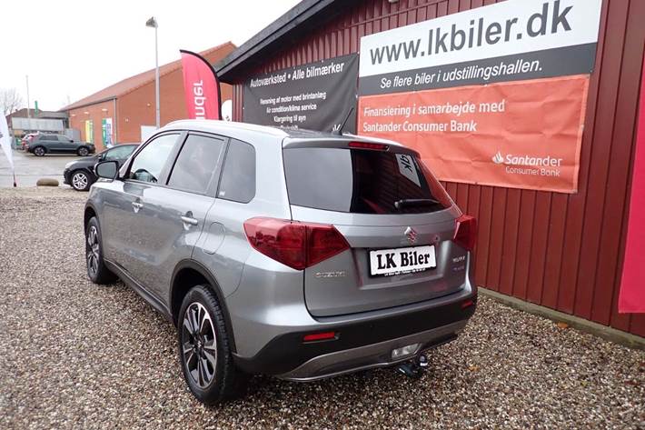 Grå Suzuki Vitara fra 2021