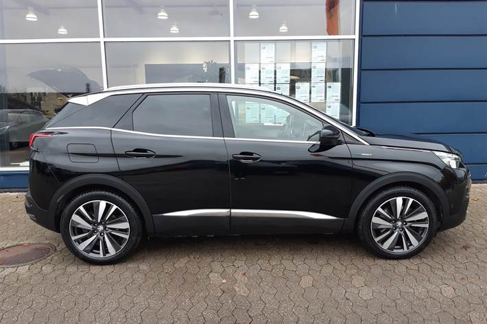Sort Peugeot 3008 fra 2020