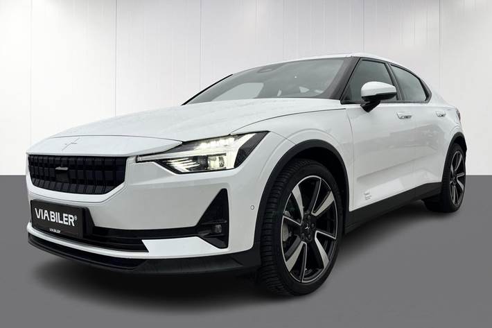 Hvid Polestar 2 fra 2023 set udefra
