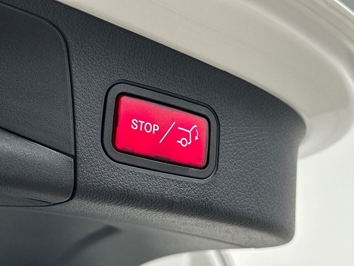 Hvid Mercedes EQA 250 fra 2023