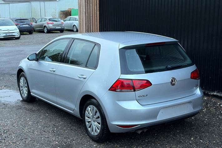 Sølv VW Golf VII fra 2015