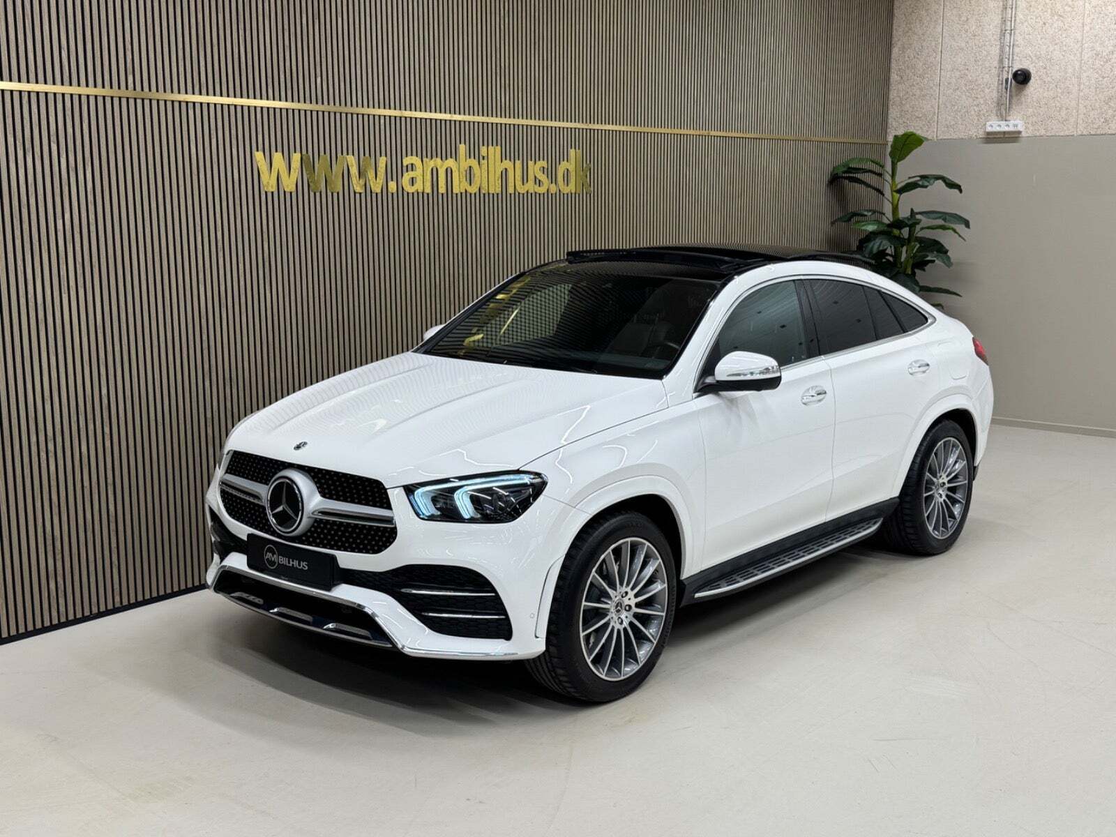 Hvid Mercedes GLE350 de fra 2023