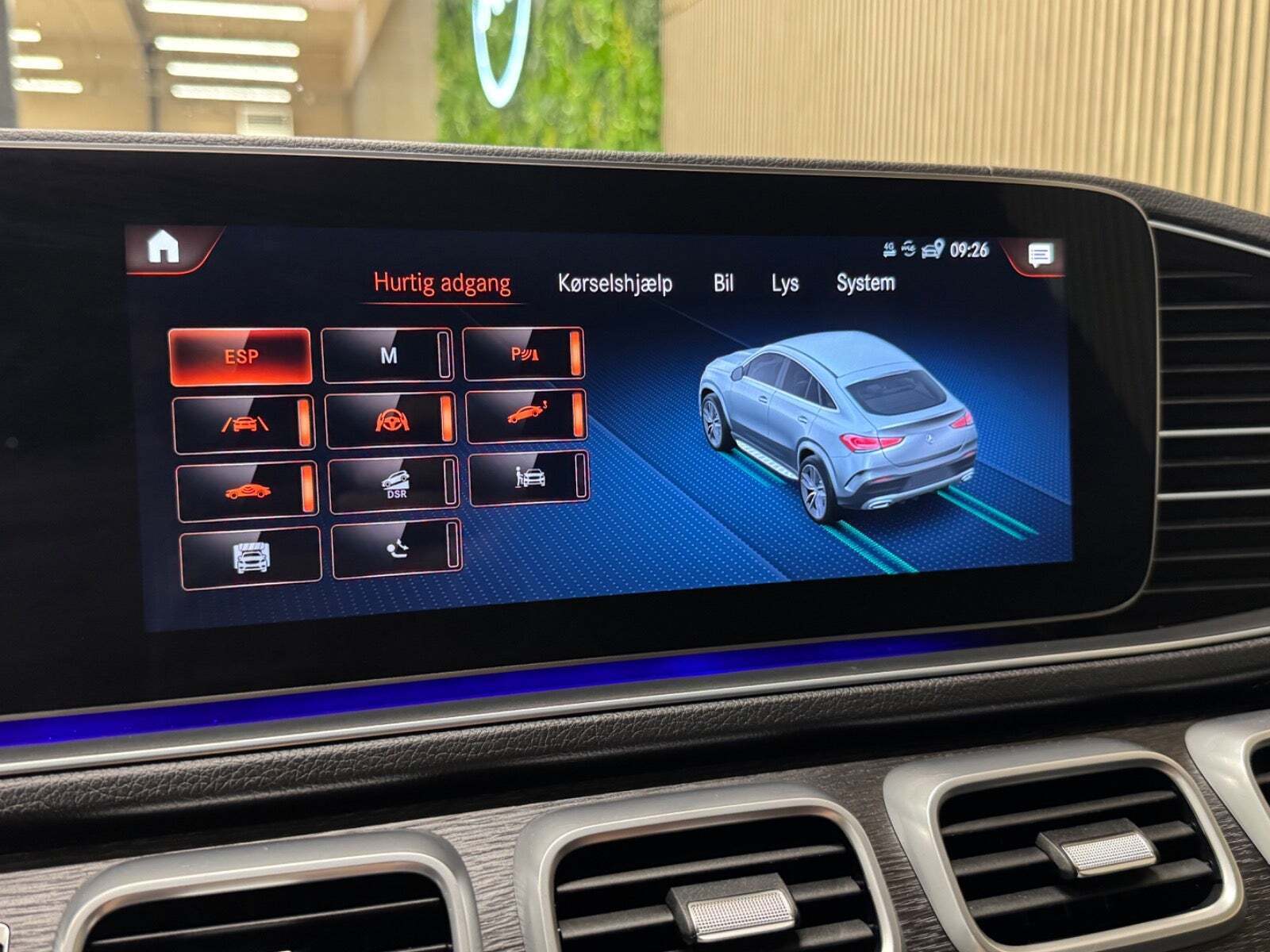 Hvid Mercedes GLE350 de fra 2023