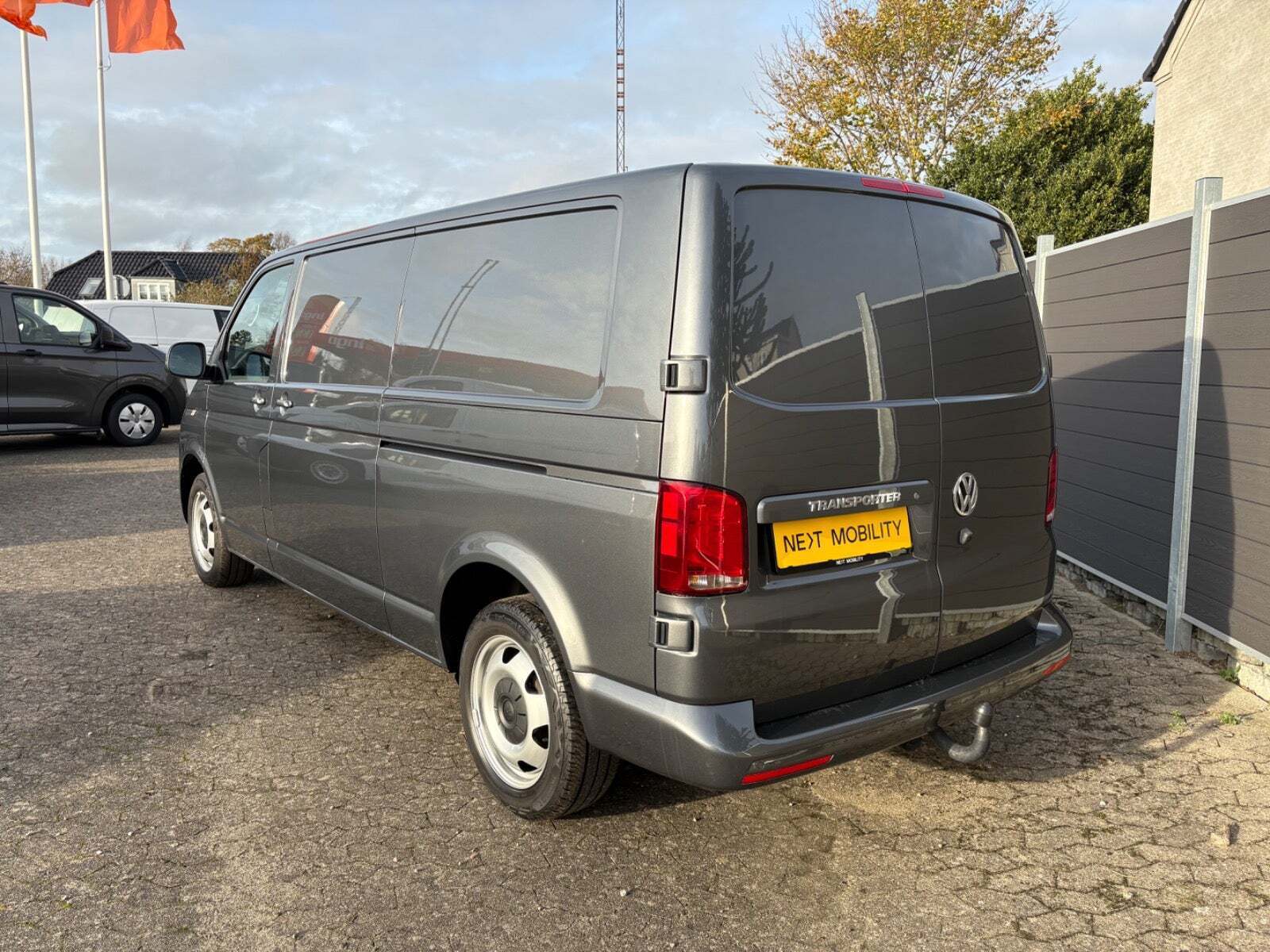 VW Transporter 2,0 TDi 204 Kassevogn DSG lang