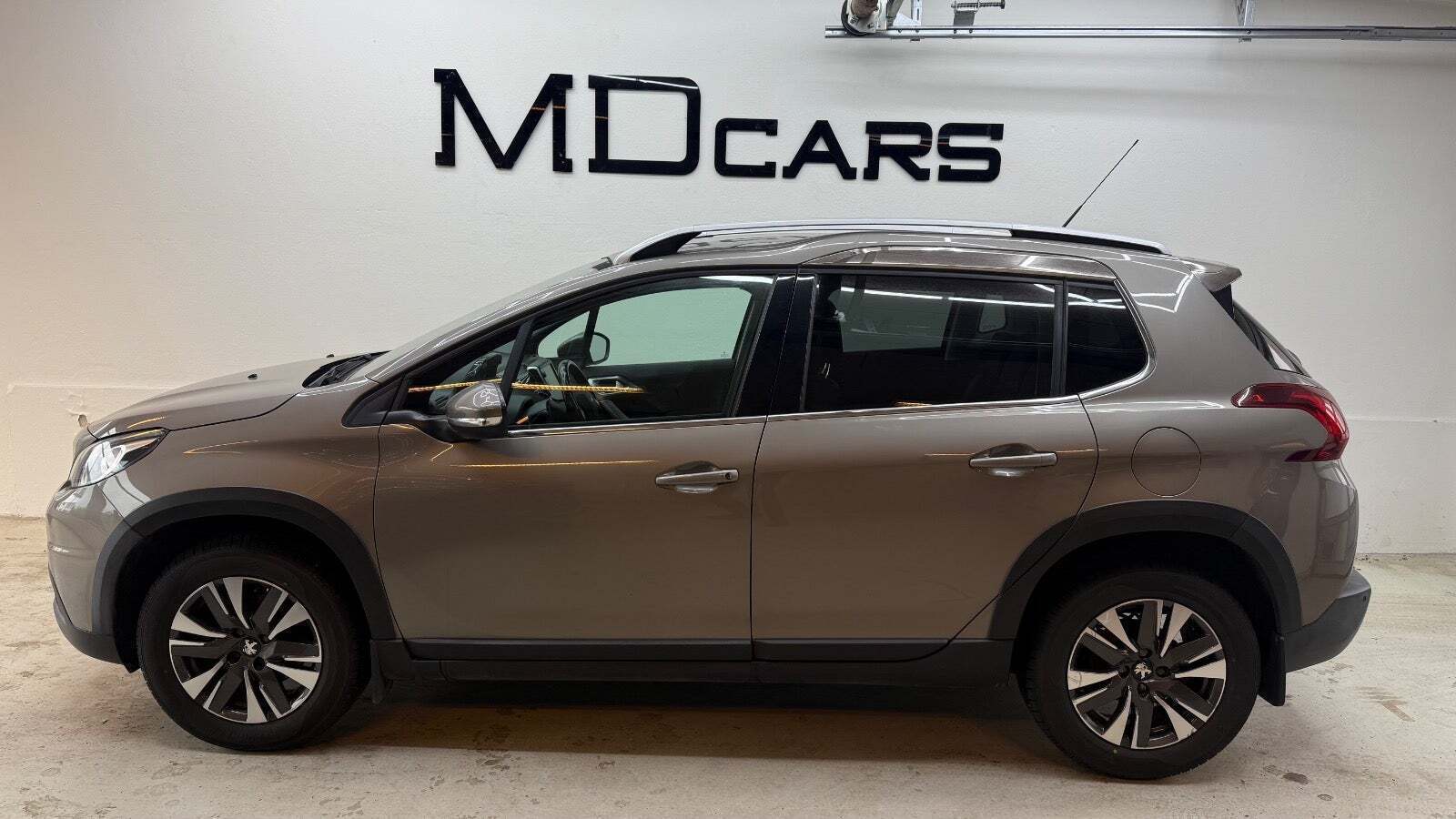 Peugeot 2008 1,2 e-THP 110 Allure Sky