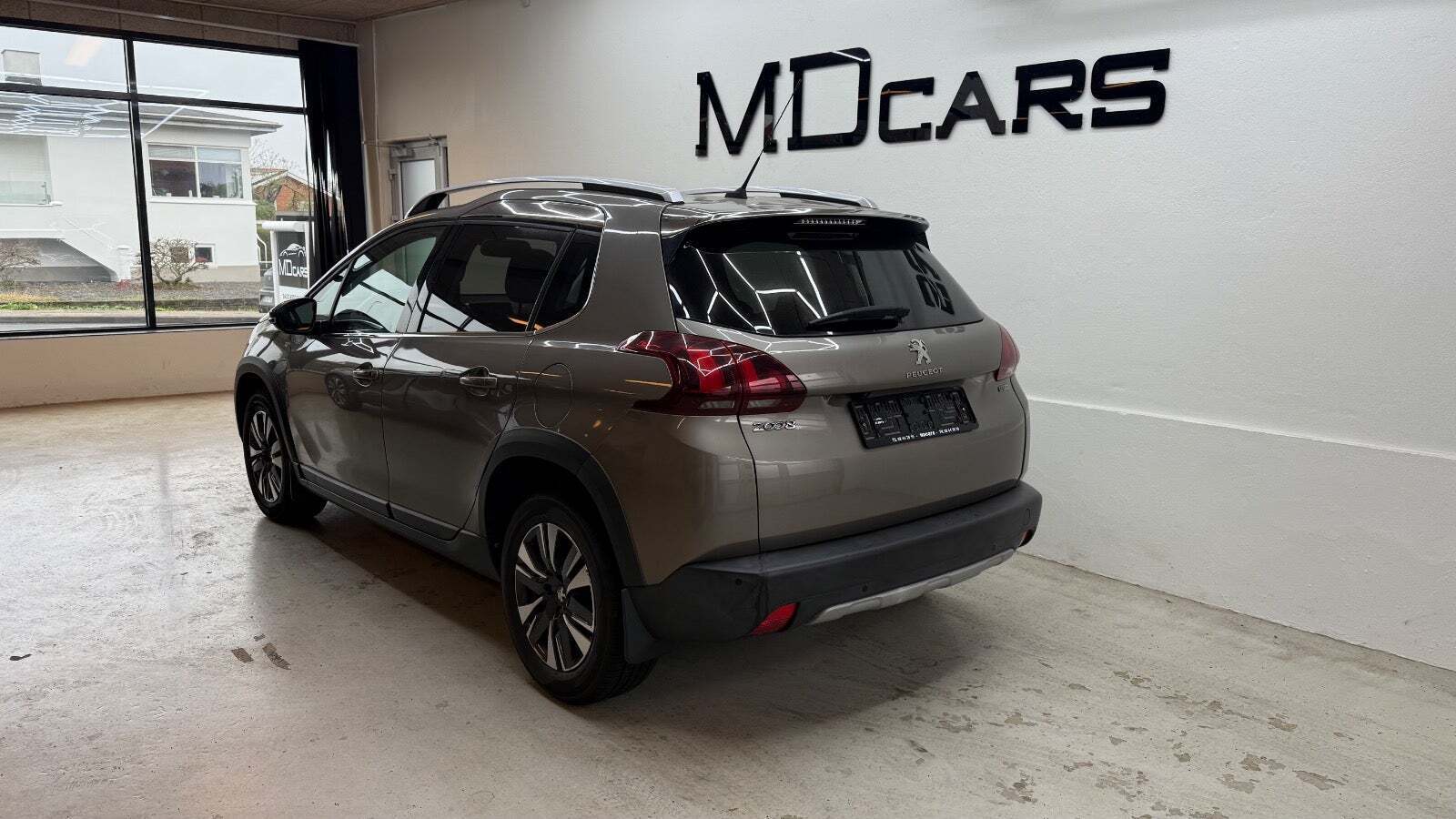 Peugeot 2008 1,2 e-THP 110 Allure Sky