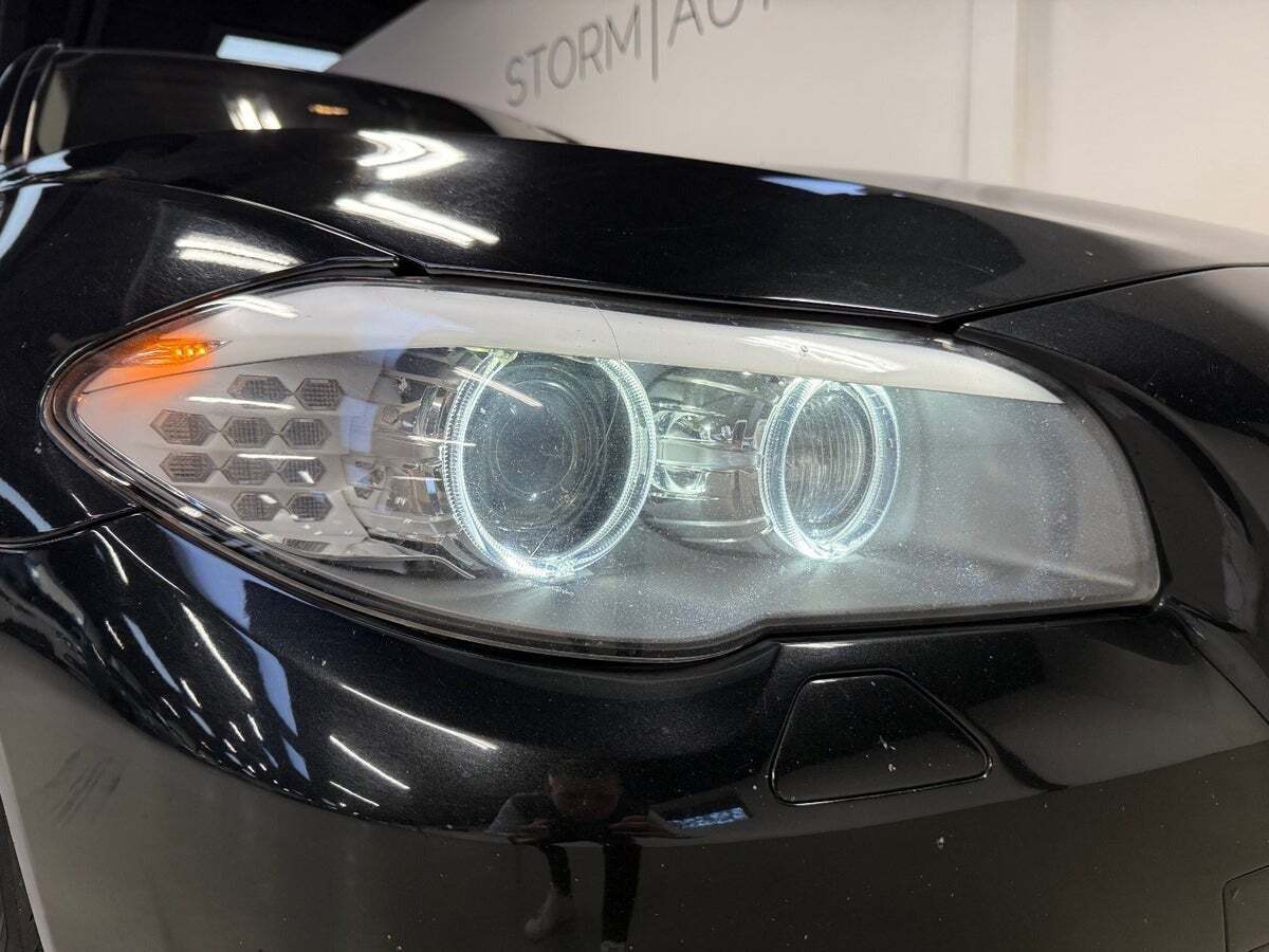 Sort BMW 520d fra 2010