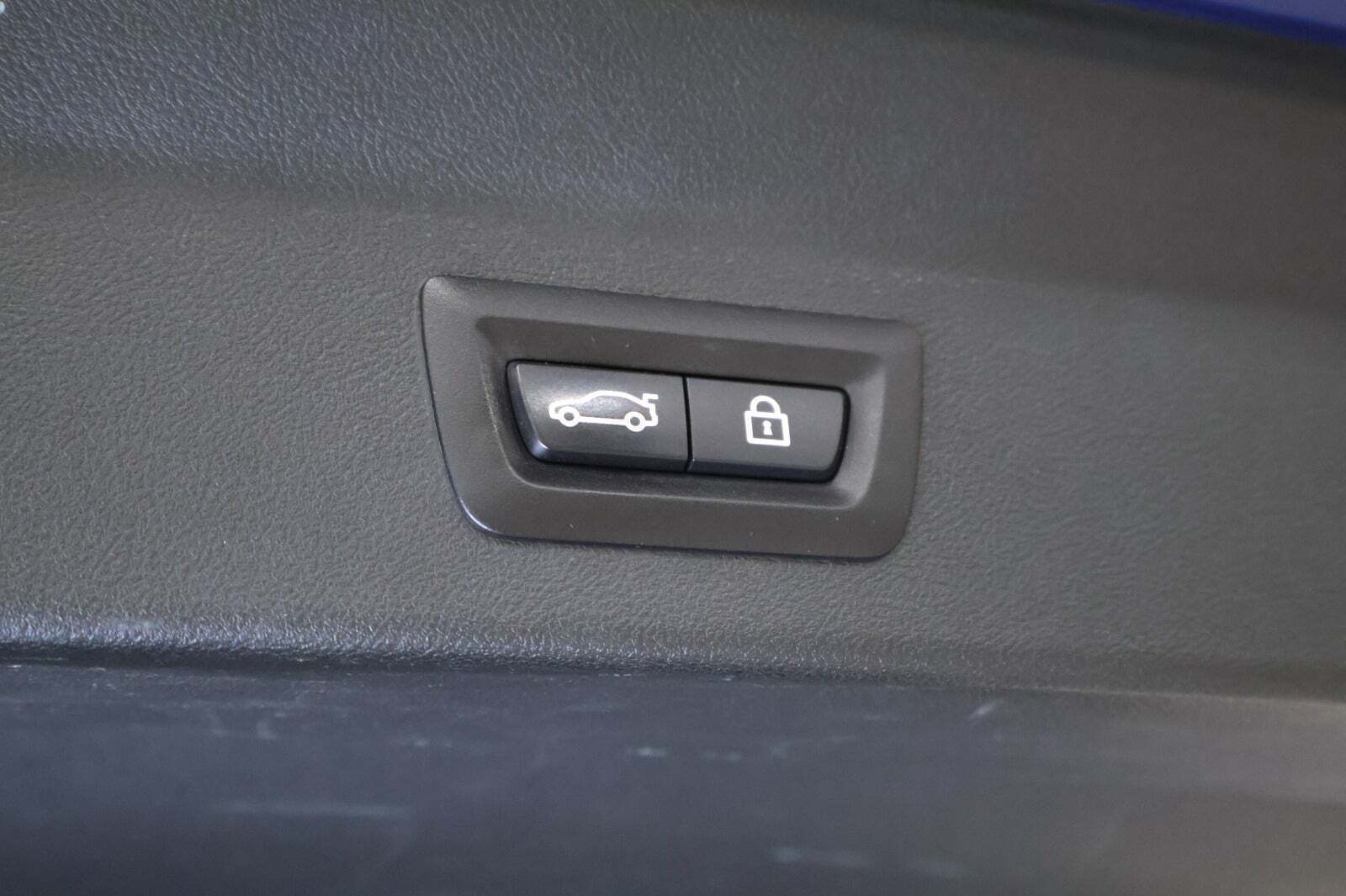 Blå BMW iX3 fra 2022