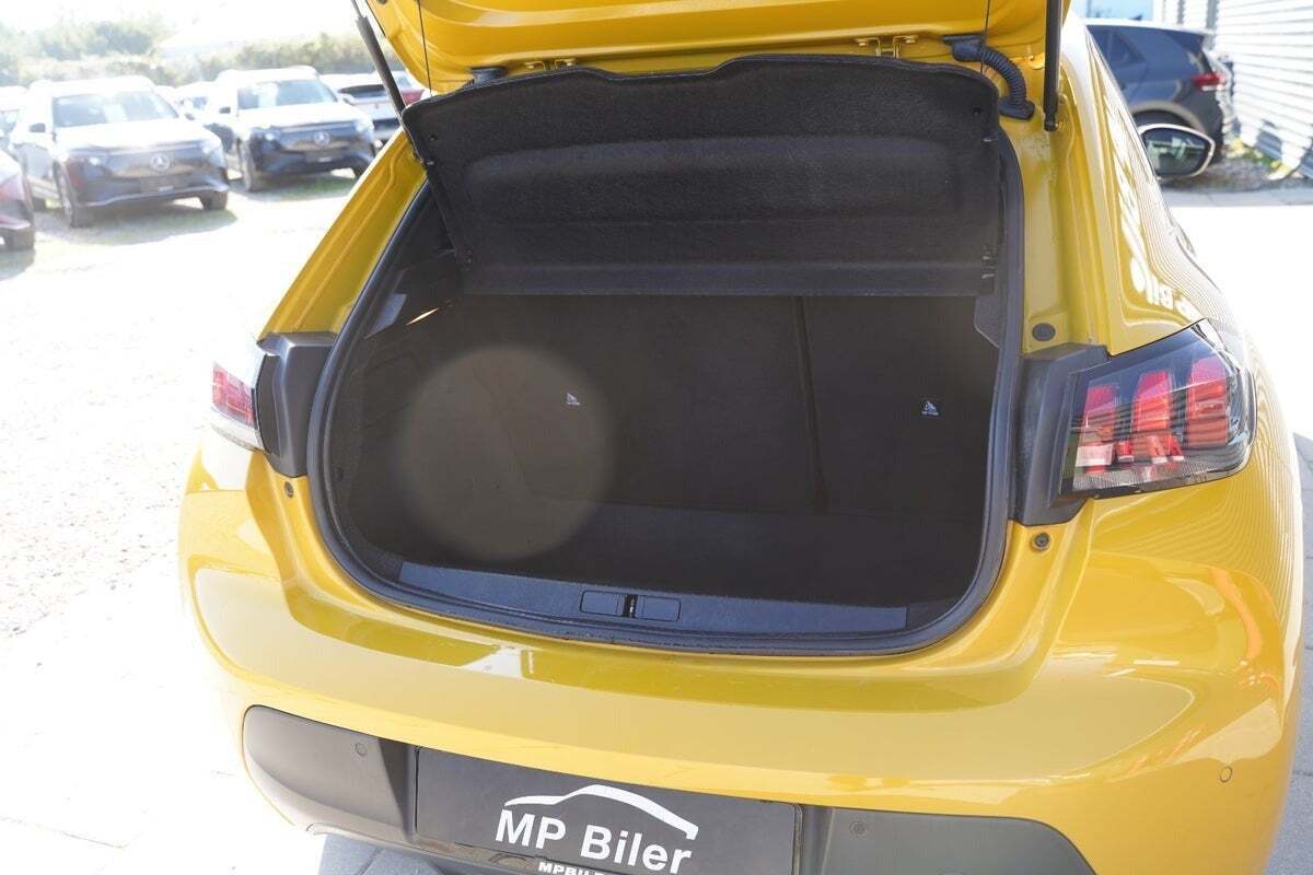 Gul Peugeot 208 fra 2021