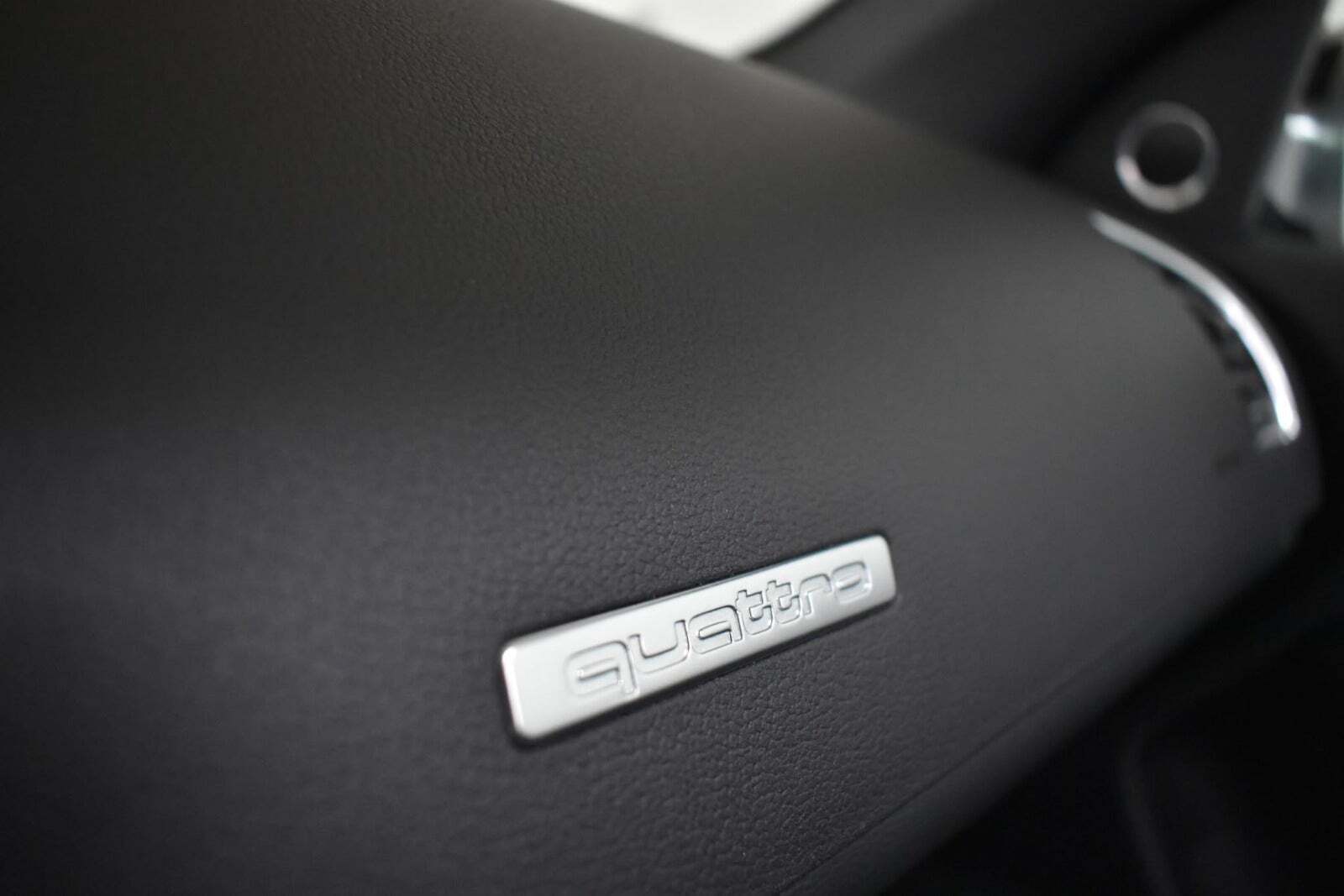 Grå Audi RS5 fra 2015