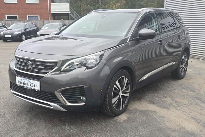 Grå Peugeot 5008 fra 2018
