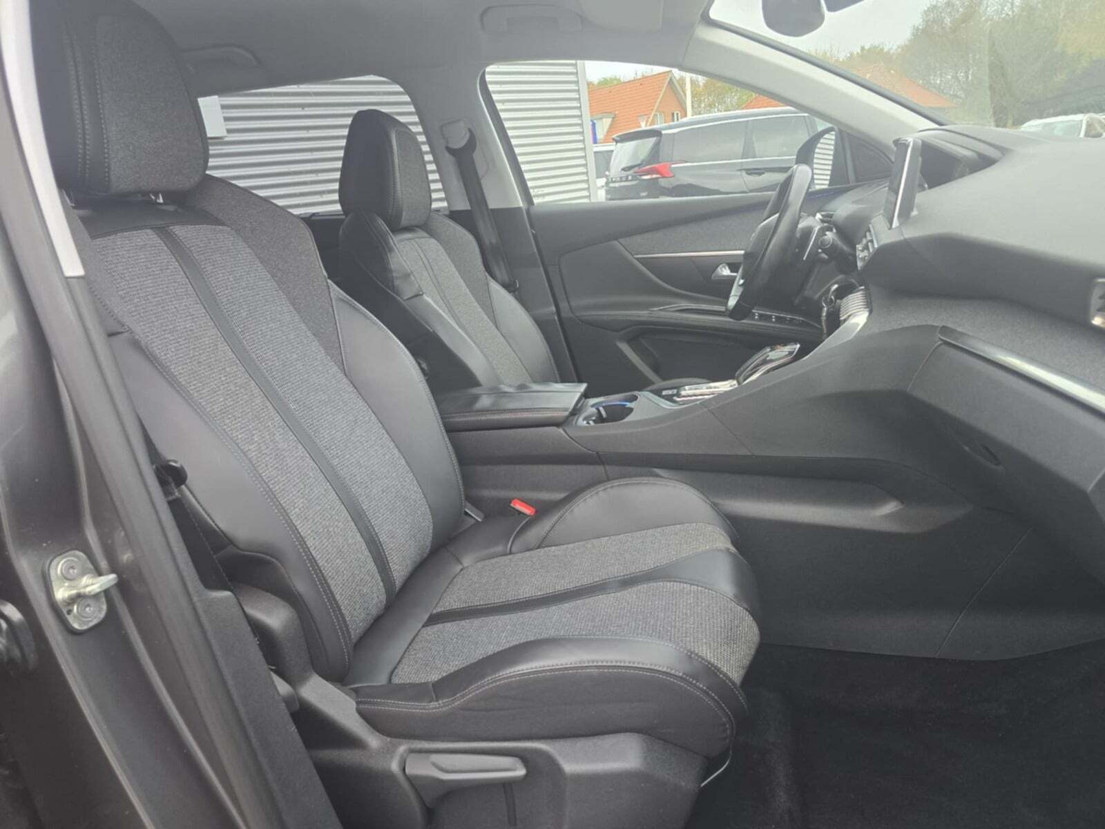 Peugeot 5008 1,6 BlueHDi 120 Allure EAT6 7prs