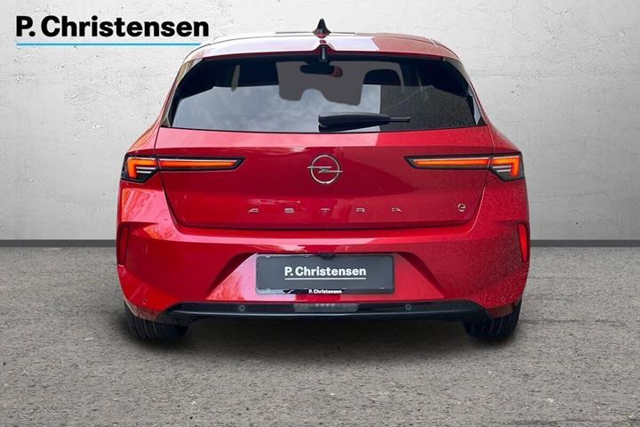 Rød Opel Astra-e fra 2023
