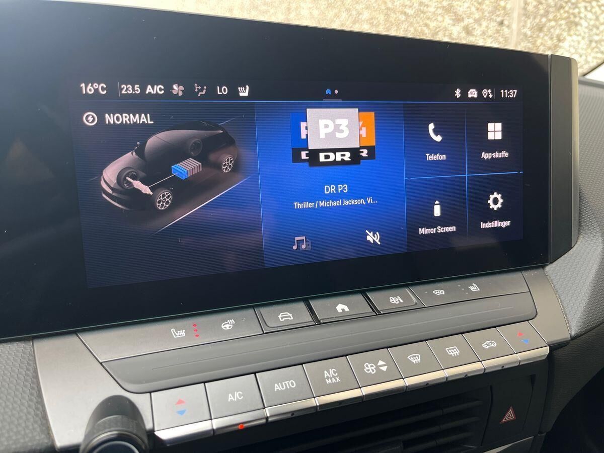 Rød Opel Astra-e fra 2023