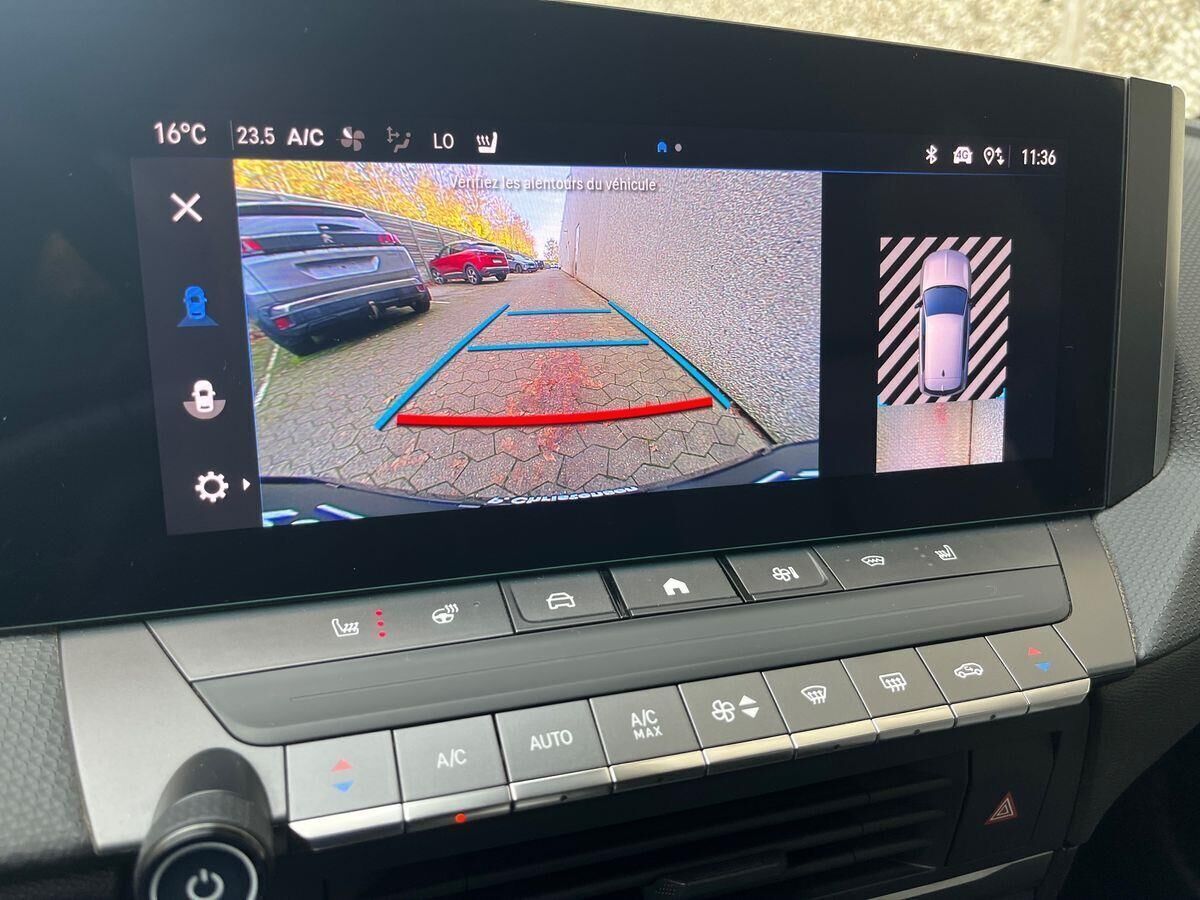 Rød Opel Astra-e fra 2023