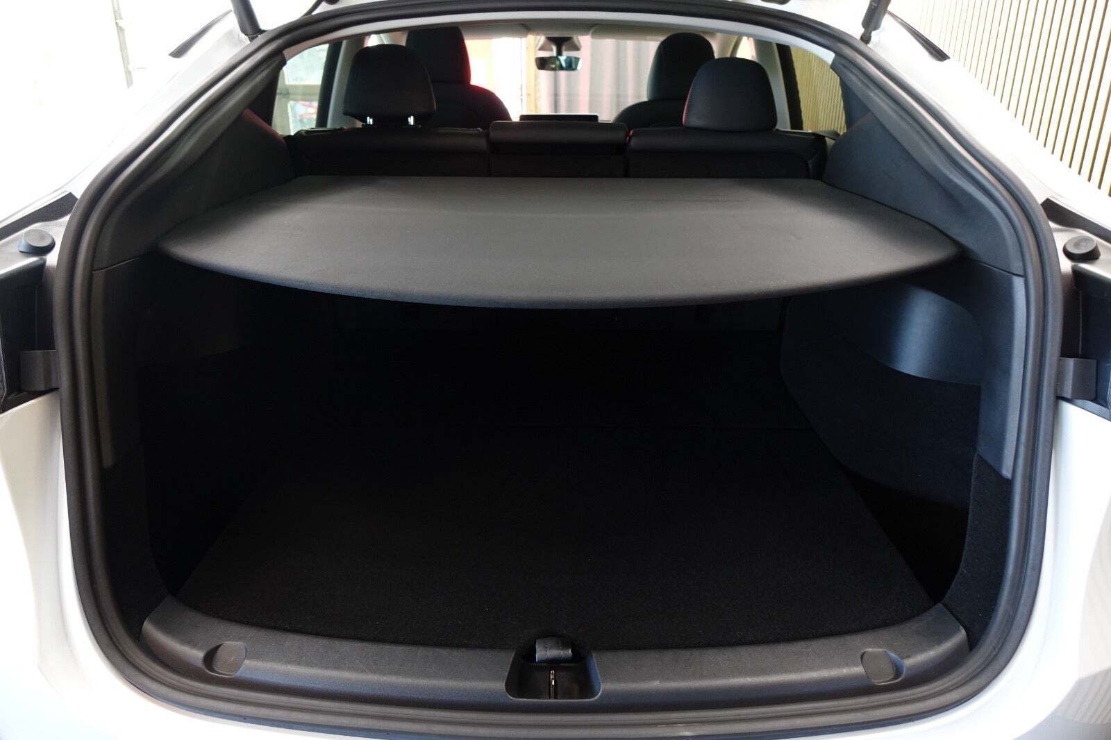 Hvid Tesla Model Y fra 2022