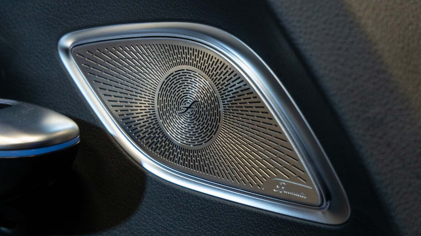 Mercedes EQE350+ SUV