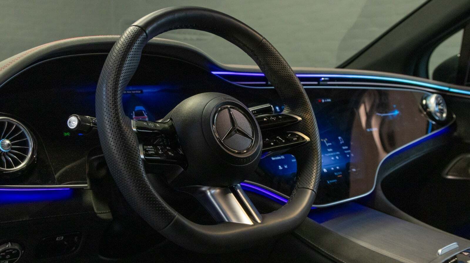 Mercedes EQE350+ SUV