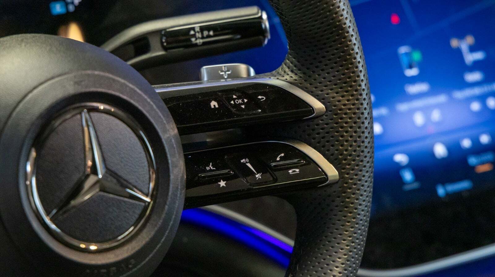 Mercedes EQE350+ SUV