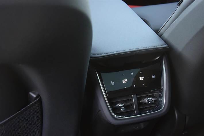 Beige Volvo EX90 fra 2025