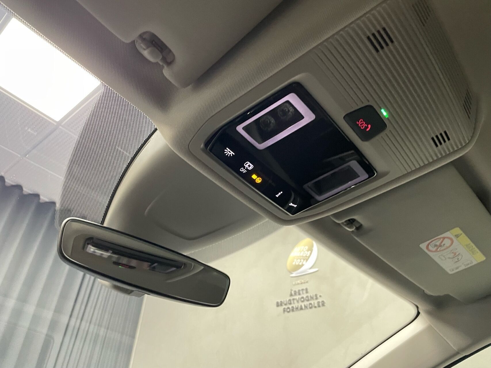 Blå Skoda Enyaq iV fra 2023