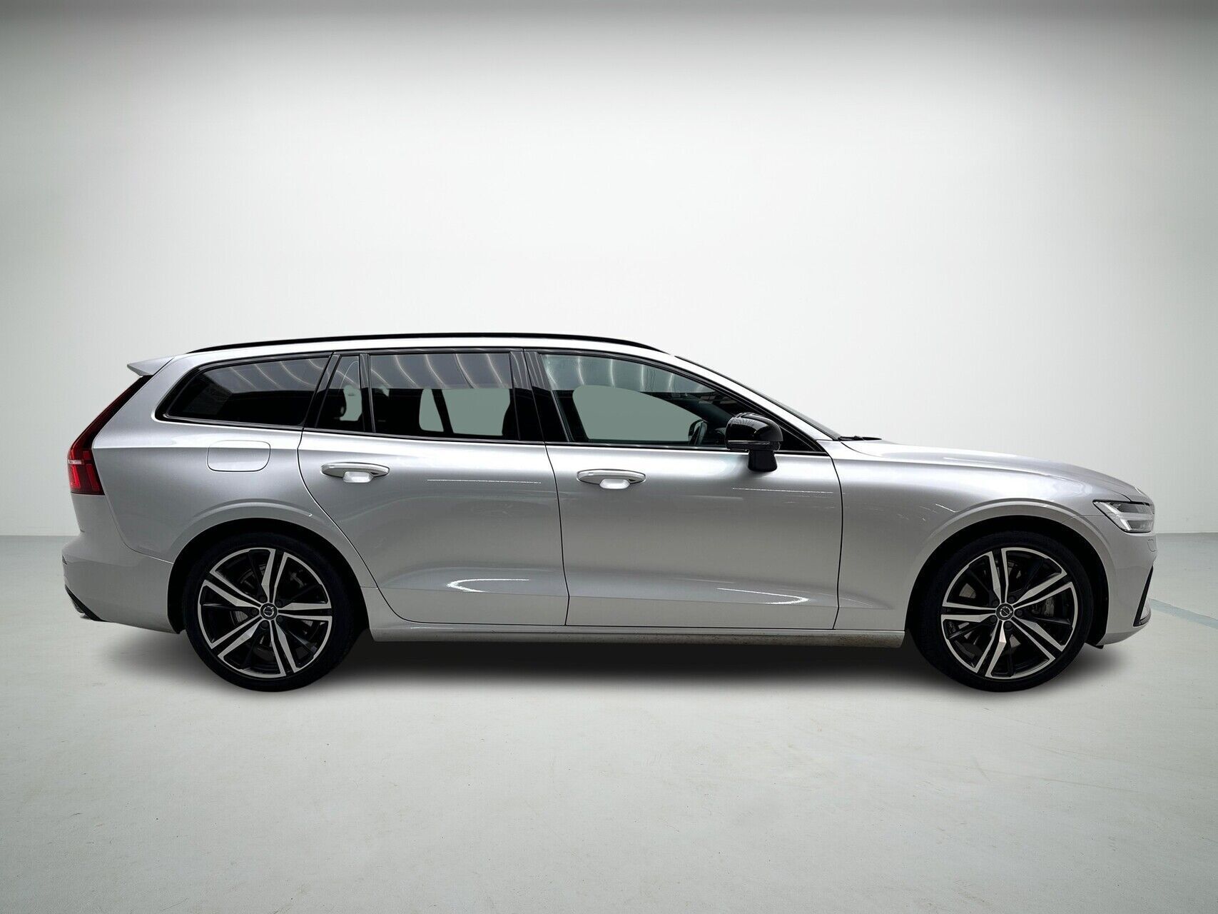 Volvo V60 2,0 T6 Recharge  Plugin-hybrid R-design 340HK Stc 8g Aut.