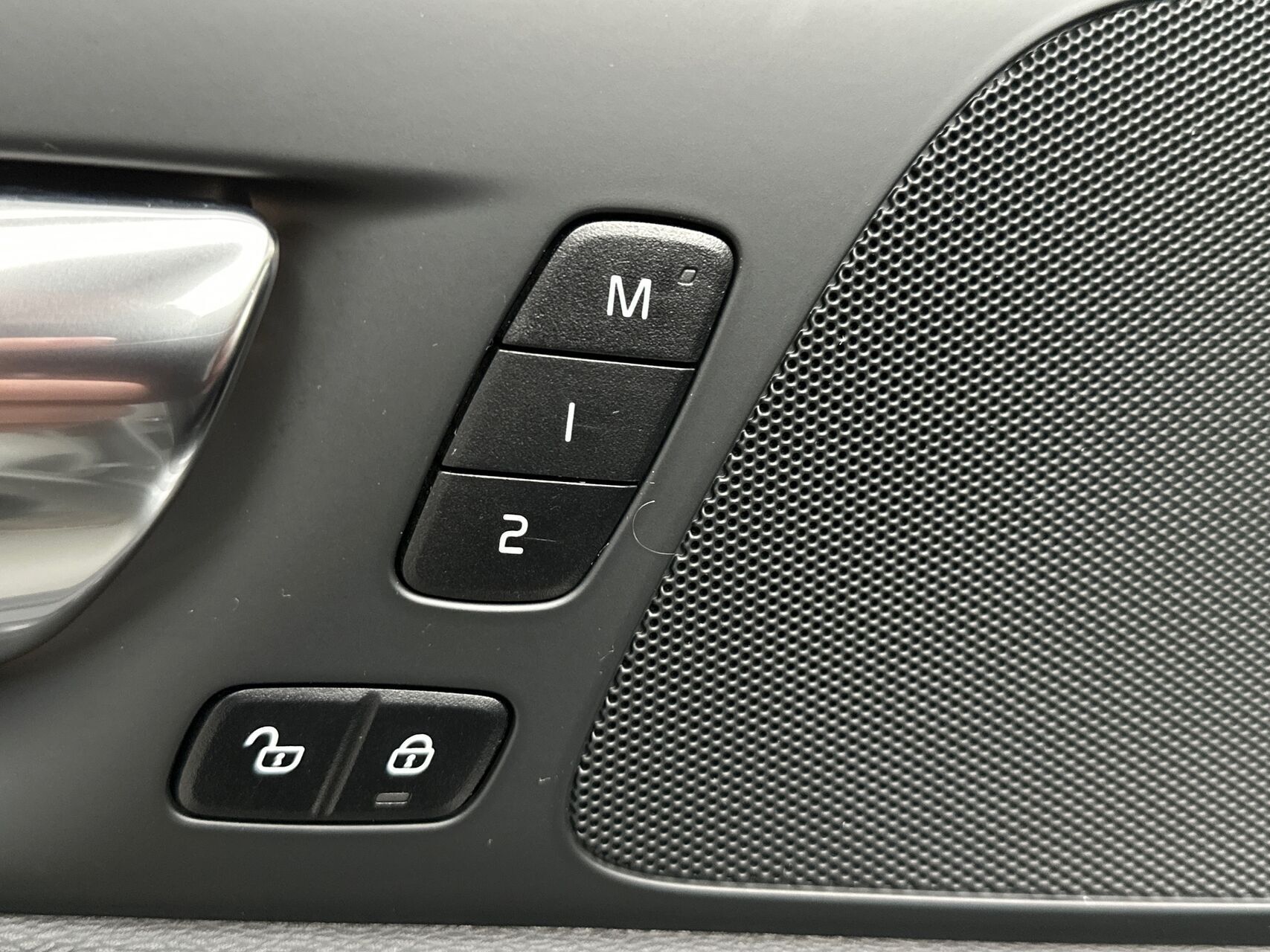 Grå Volvo V60 fra 2021