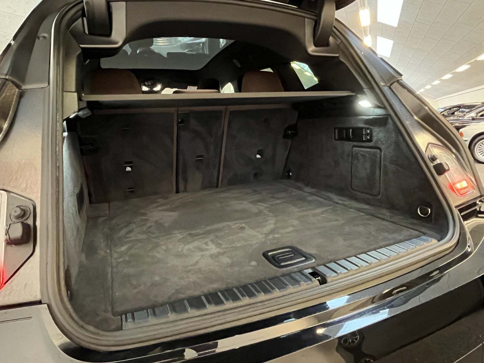 Sort BMW iX fra 2022