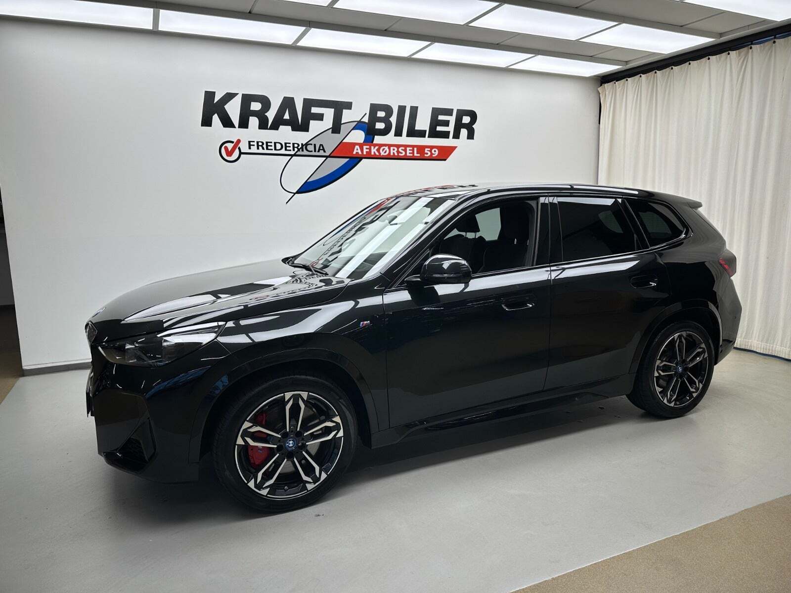 Sort BMW iX1 fra 2024