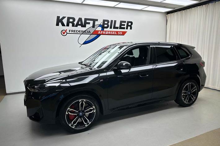 Sort BMW iX1 fra 2024